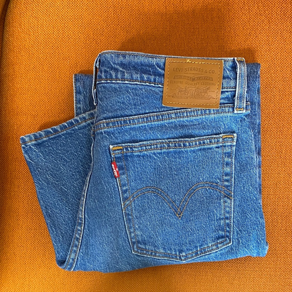 Levi's Women's Wedgie Straight Blue Jeans